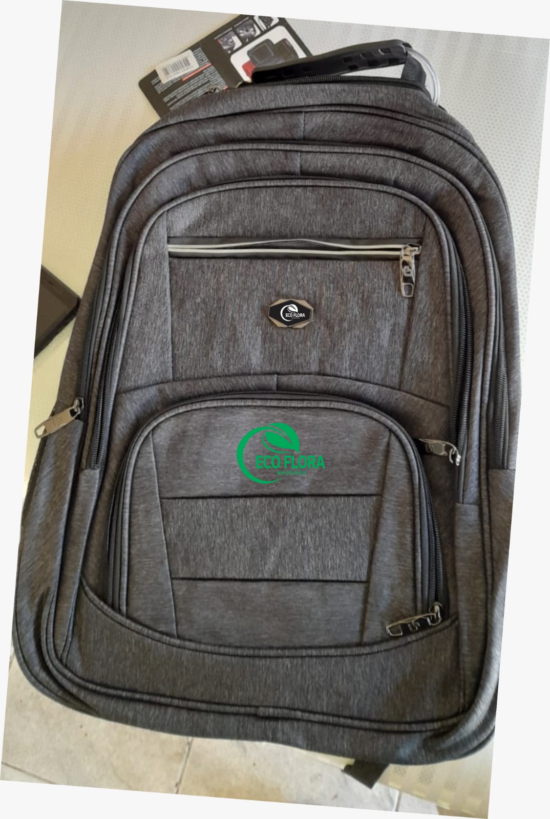 Mochilas com a logo da empresa para colaboradores